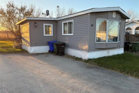 #1--34 Maplewood Crescent Morden