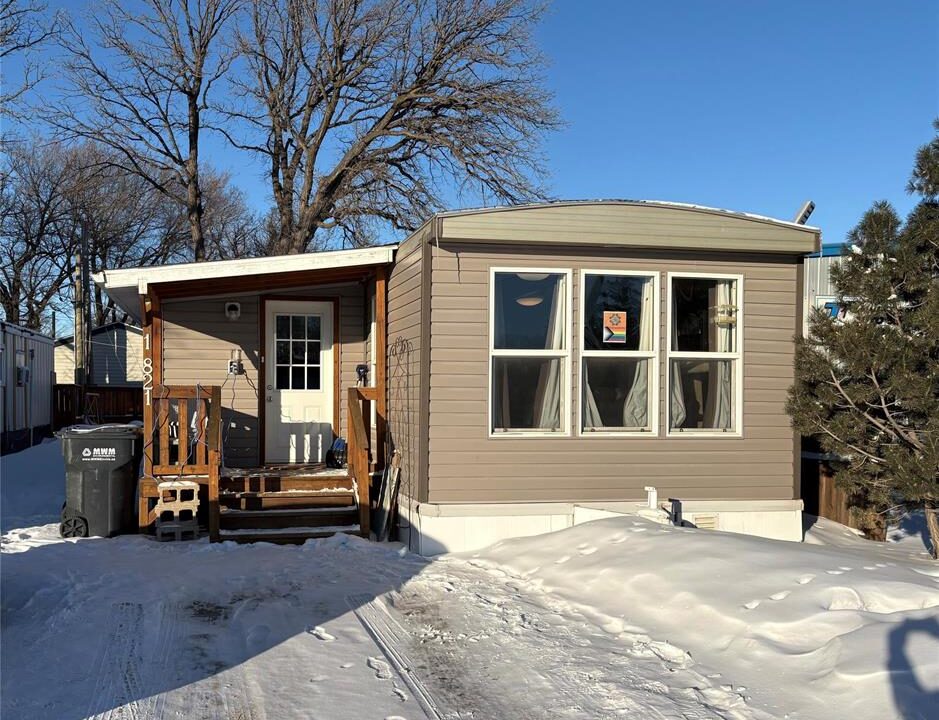 #1 1-821 Thornhill Ave