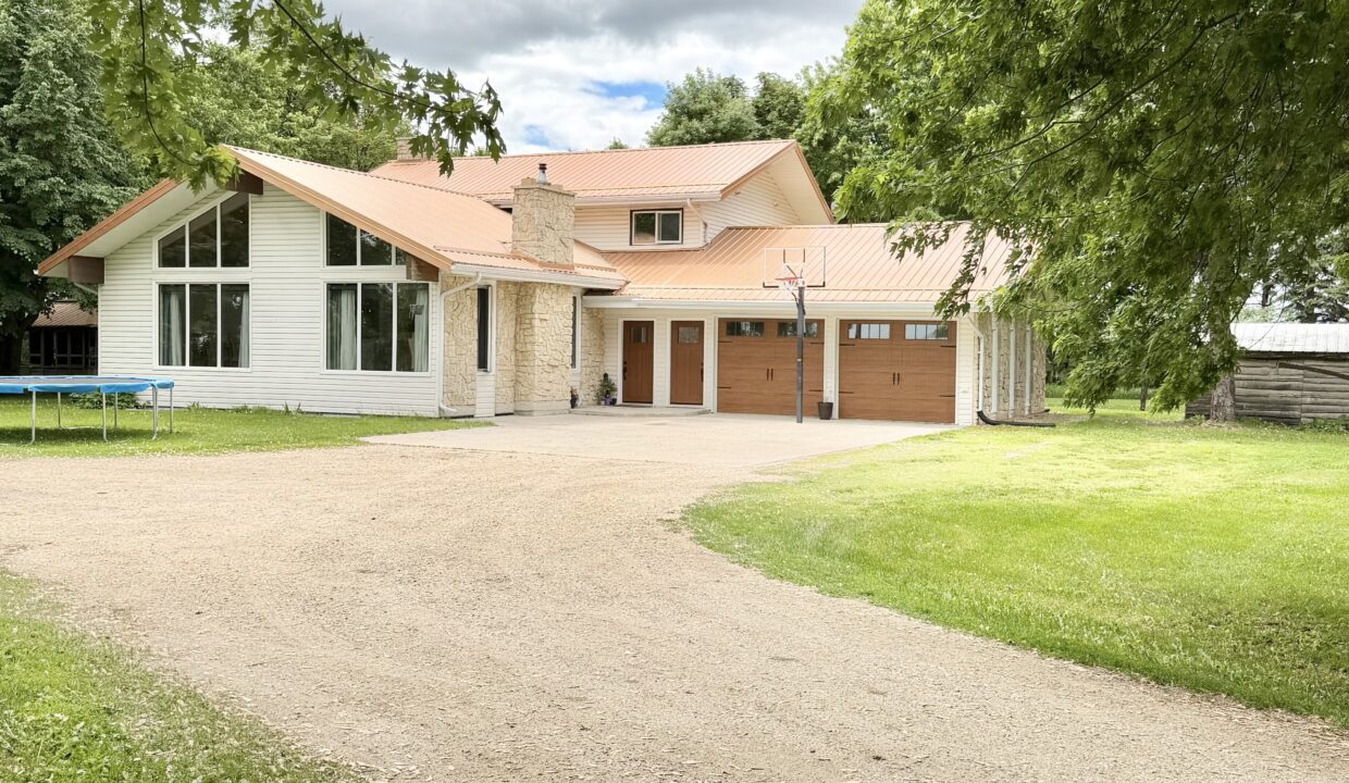 #36092 PTH 3 Highway, Pembina