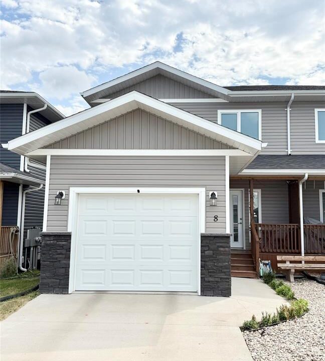 #8 Hanover Drive, Morden